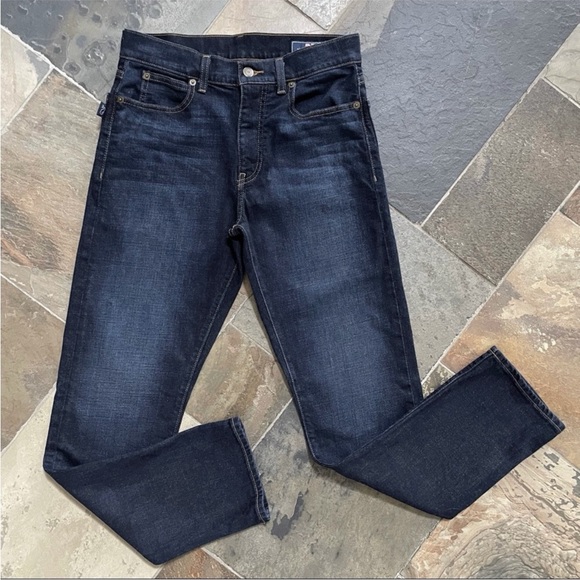 Vineyard Vines•LIKE NEW•28”x 30”•Straight Fit Jeans•True Indigo Dye•Vintage Wash - Picture 2 of 13